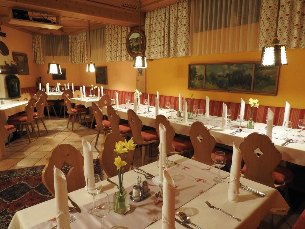 Gasthof Piburger See Hotel Оец Екстериор снимка