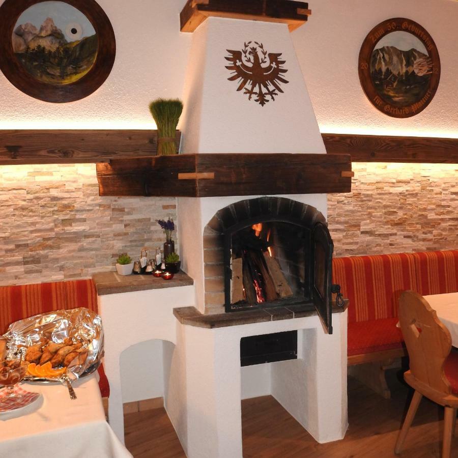 Gasthof Piburger See Hotel Оец Екстериор снимка